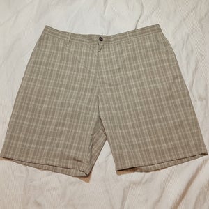 ADIDAS GOLF SHORTS MENS 40 TAN PLAID 10 1/2"