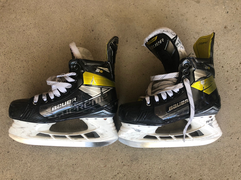 Intermediate Used Bauer Supreme 3S Hockey Skates Regular Width Size 5