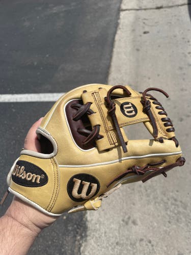 Infield 11.5" A2000 Baseball Glove