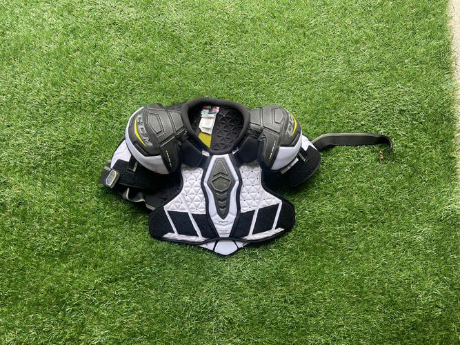 CCM  Ultra Tack Pro  Small