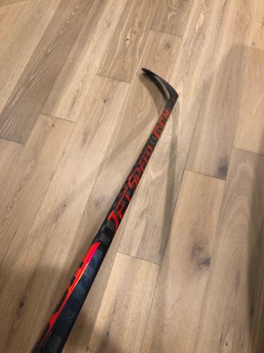Senior Right Handed P28M Pro Stock Jetspeed FT4 Pro Hockey Stick