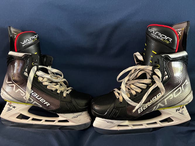 Used Bauer Regular Width Size 8.5 Vapor Hyperlite Hockey Skates