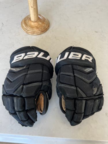 Bauer total one NXG gloves