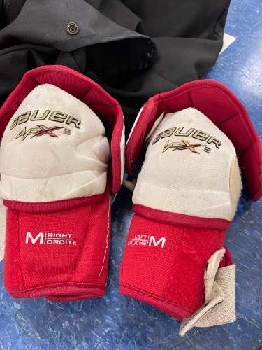 Used Medium Bauer  Elbow Pads