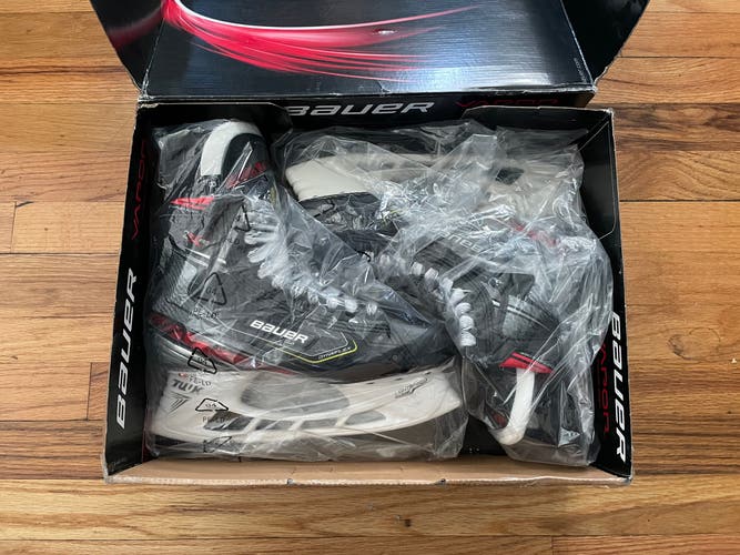 New Bauer Regular Width  Size 8 Vapor 2X Pro Hockey Skates
