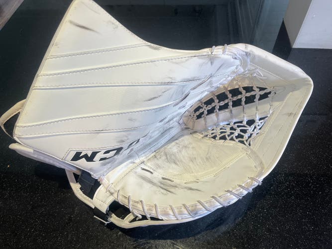 CCM EFlex 5.9 Glove - Used Once