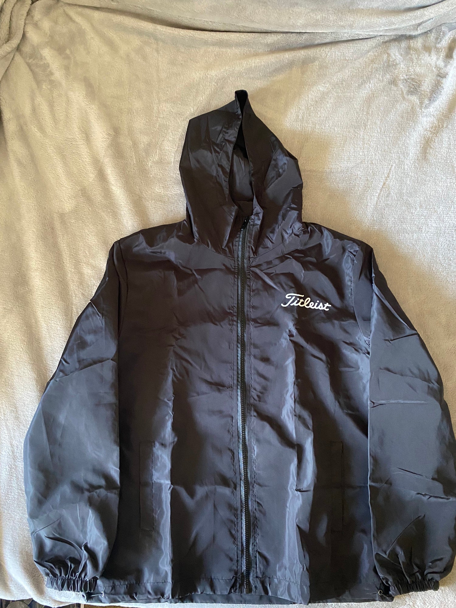 Titleist Jacket: Black New Large/XL | SidelineSwap