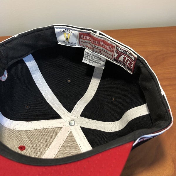 Bait x NHL x American Needle Chicago Blackhawks NHL Retro Snapback Cap (Red / Black)