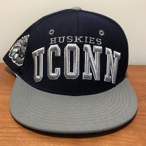 UConn Huskies Hat Baseball Cap Snapback Retro Zephyr NCAA College Connecticut