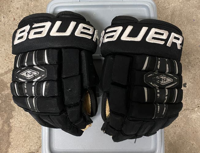 Used Bauer 13" Black Nexus 800 Gloves