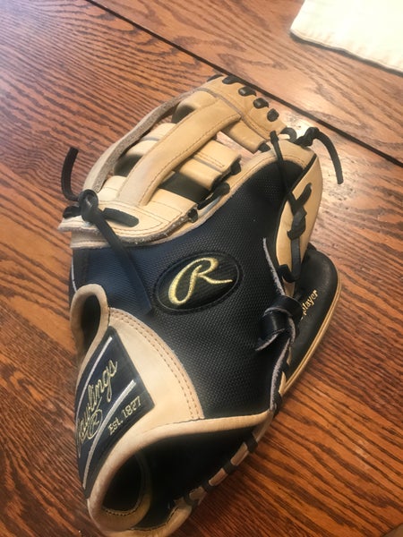 Used Rawlings Right Hand Throw Infield Heart of the Hide Baseball Glove 11.75"
