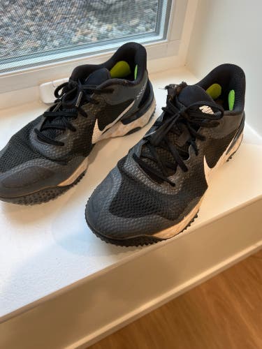 Black Men's Size 9.5 (Women's 10.5) Nike Shoes