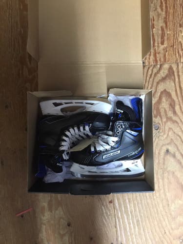 New Bauer Regular Width Size 3 Nexus Elevate Hockey Skates