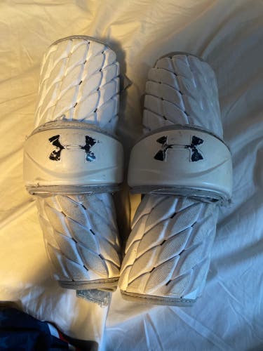 Used Medium Under Armour VFT Plus Arm Pads