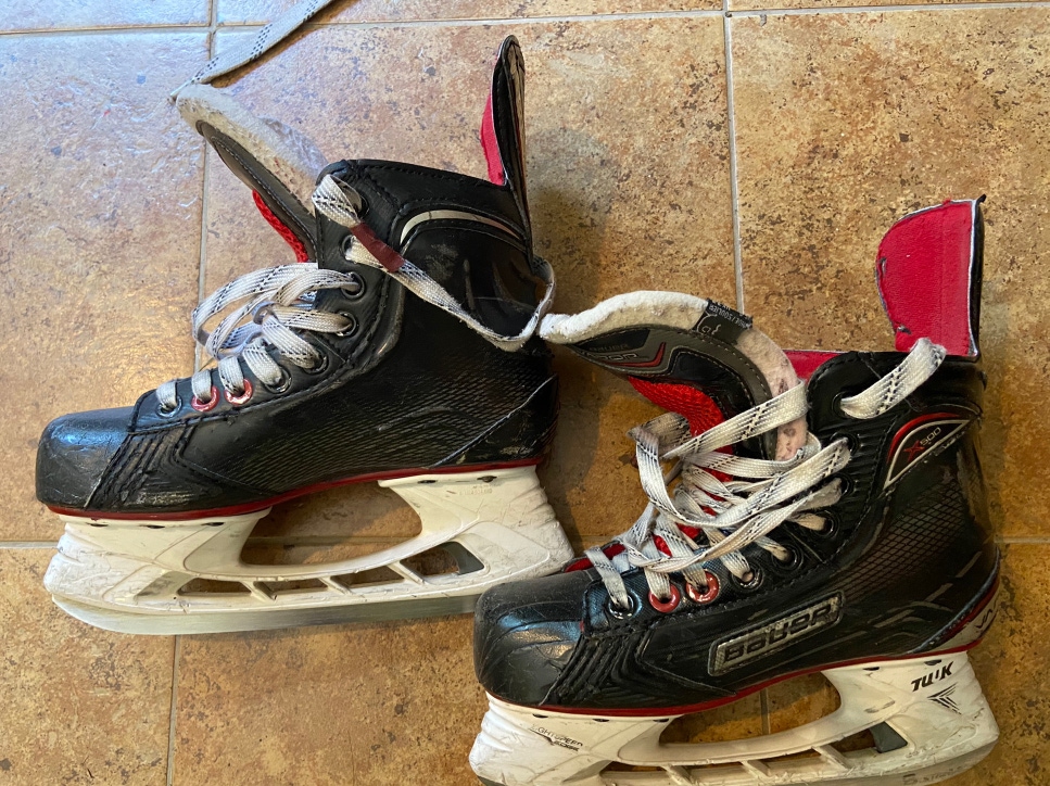 Used Bauer Regular Width  Size 3 Vapor X500 Hockey Skates