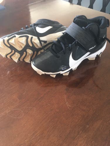 Black Molded Cleats High Top Trout