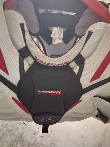 Used Large Vaughn Vision 9400 Goalie Chest Protector