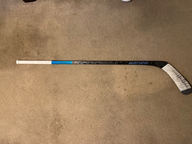 Intermediate Right Handed  Nexus 2N Pro Hockey Stick