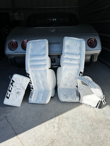 34” + 1.5” CCM Eflex 4 Pro Pads W/ CCM Premier 2 Pro Glove & Blocker