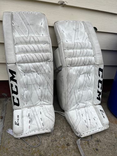 Used 28 +1 CCM Extreme Flex E4.5 Goalie Leg Pads