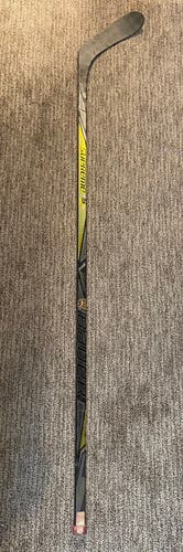 Senior Right Handed P28 Pro Stock Supreme 1S Hockey Stick