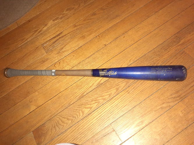 Used Victus Wood Jc24 Bat 32"