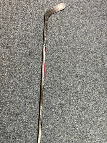 Barely Used Right Handed P92 Vapor APX2 Hockey Stick