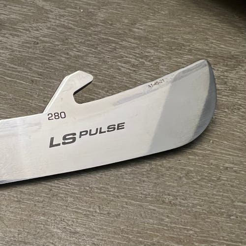 Like-New Bauer Tuuk Lightspeed Pulse Runner sz 280