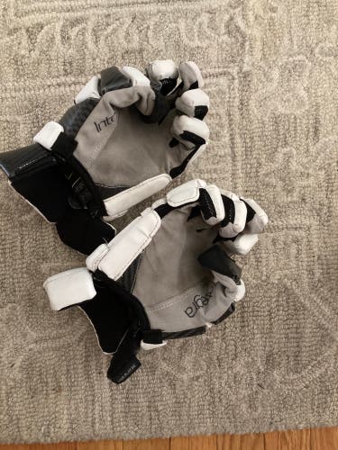 Warrior Lacrosse Goalie Chest Pad & Epoch Integra Goalie Gloves