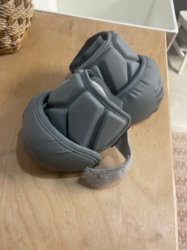 Barely Used Large Epoch Integra Arm Pads | Grey