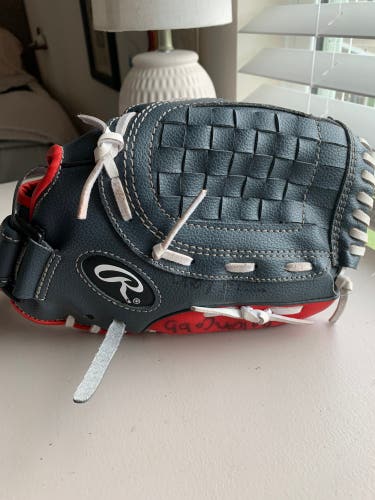 Used Right Hand Throw 11.5" Players Series Softball Glove
