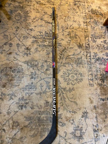 Senior Right Handed P92 Pro Stock Supreme MX3 Hockey Stick