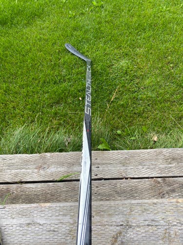 Senior Left Hand P28  Stealth CX Hockey Stick