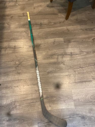 Senior Left Hand P90TM Pro Stock Vapor ADV Hockey Stick