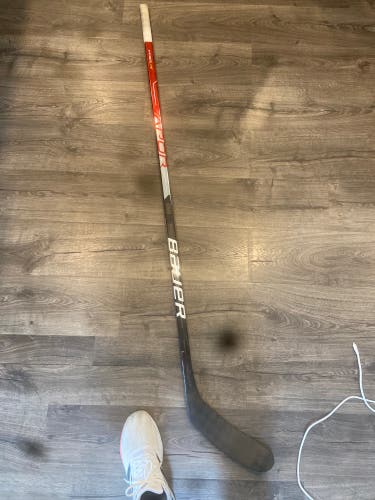 Senior Left Hand P28M Pro Stock Vapor Hyperlite Hockey Stick