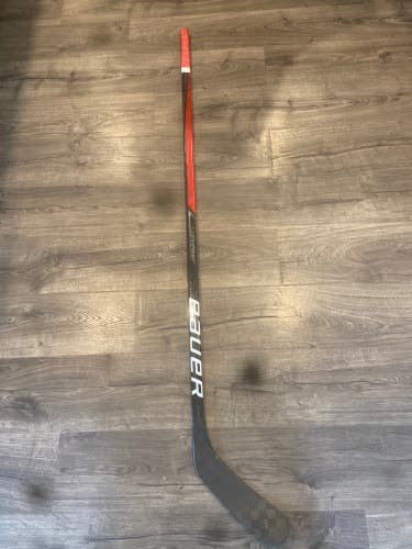 Senior Left Hand P28 Pro Stock Supreme ADV Hockey Stick
