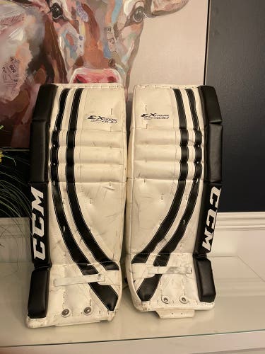 26" CCM  Extreme Flex 400 Goalie Leg Pads