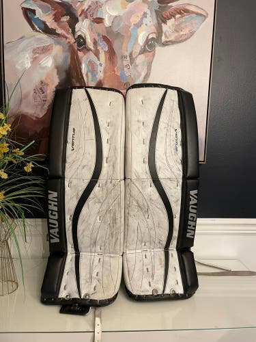 28" Vaughn Ventus LT58 Goalie Leg Pads