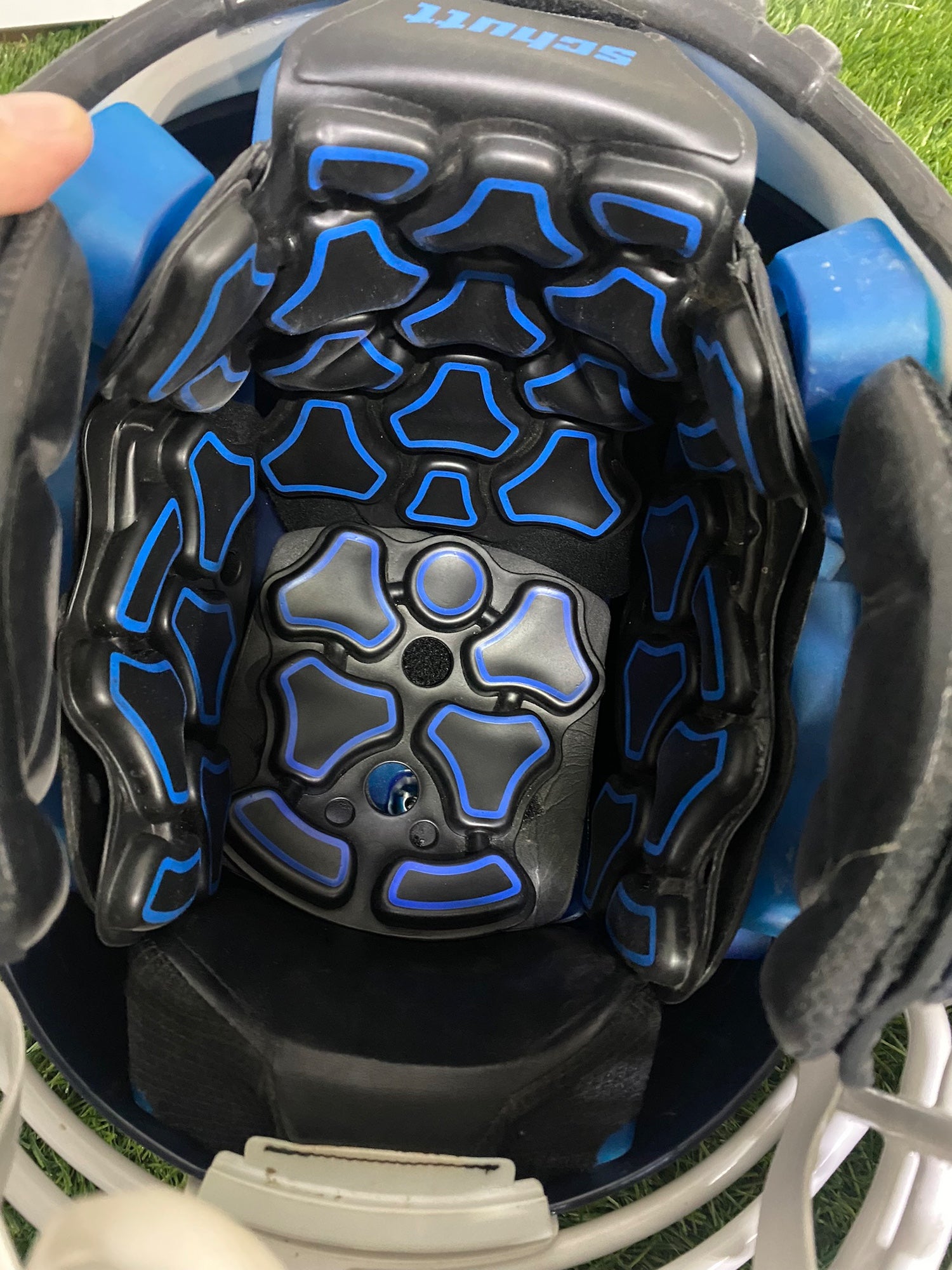 inside f7 helmet Used Large Schutt F7 Helmet | SidelineSwap