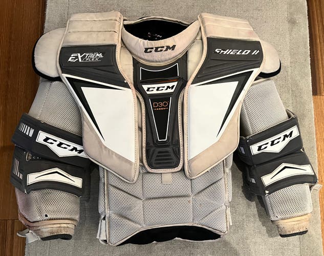 CCM Extreme Flex Shield II Goalie Chest Protector