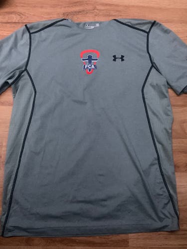 Gray New Medium/Large Under Armour Shirt