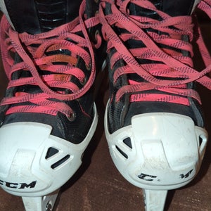 Junior Used CCM RBZ 70 Hockey Goalie Skates Regular Width Size 5