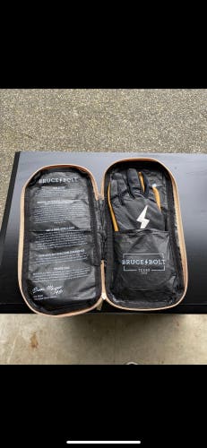 New Medium  Batting Gloves