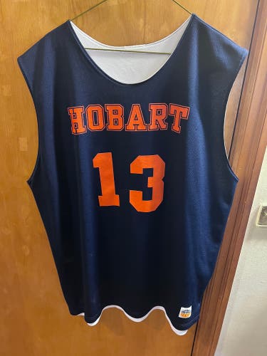 Hobart College Reversible Pinnie