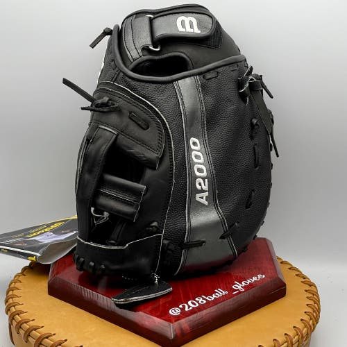 Wilson A2000 12.25” Fastpitch 1st Base Mitt