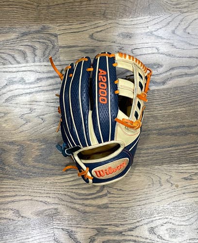 Used Right Hand Throw Wilson A2000 JA27 Gm Baseball Glove 11.5"