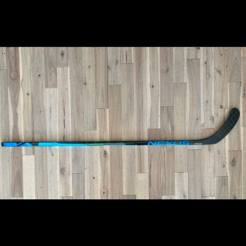 Senior Right Handed P92  Nexus Geo Hockey Stick