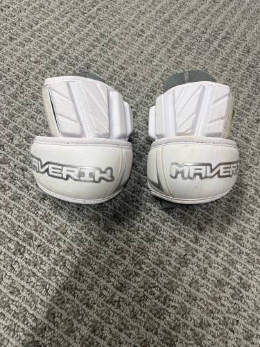 Medium White Maverik Max Elbow Pads