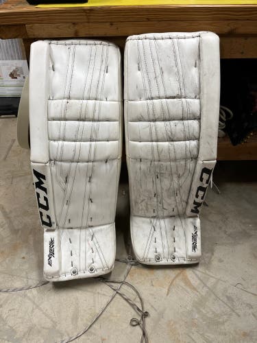 33" CCM  Extreme Flex 760 Goalie Leg Pads