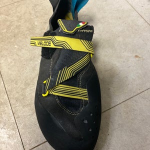 Black Unisex Size 7.0 (Women's 8.0) Scarpa Shoes
